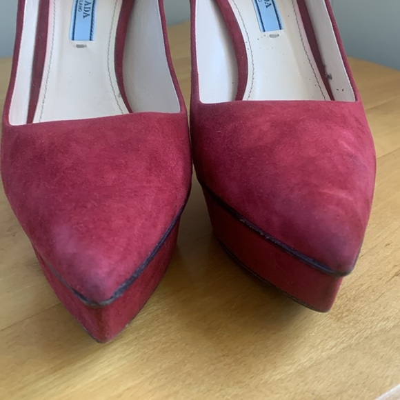 Prada Burgundy Red Suede Pumps Heels Size US8 Platform Pointed Toe GUC 4.5" heel - Picture 2 of 14